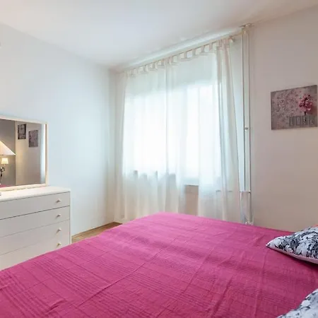 Apartment M&m's Place. Beach. Old Town. Free Parking. 86m2. Zadar