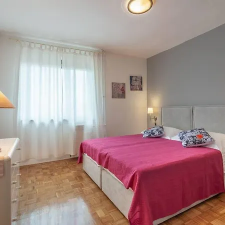 M&m's Place. Beach. Old Town. Free Parking. 86m2. * Zadar