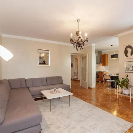 Apartment M&m's Place. Beach. Old Town. Free Parking. 86m2.