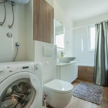 M&m's Place. Beach. Old Town. Free Parking. 86m2. Apartment Zadar